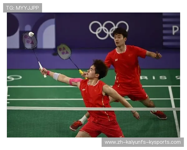 羽毛球双打后场球视频