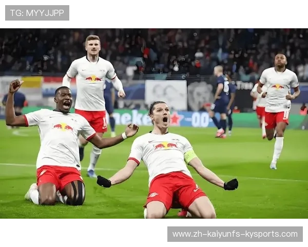 足球比赛中的进攻组织与反击策略